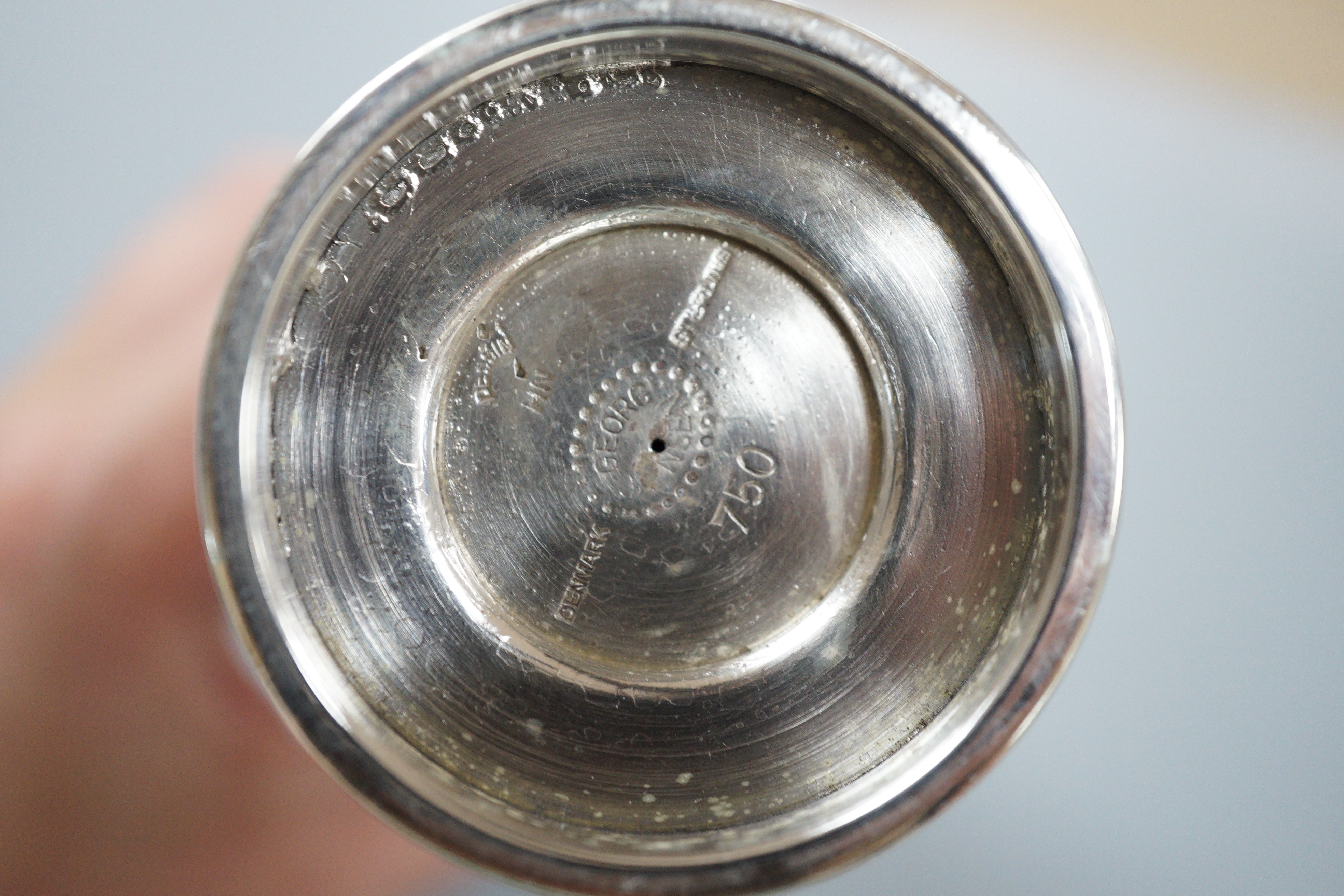 A late 1950's Harald Nielson for Georg Jensen silver pedestal vase, design no. 750, 19.4cm, 214 grams.